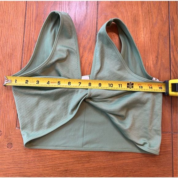 SO Twist Front, Crop Top. Green. Size XL. New. - Picture 2 of 5